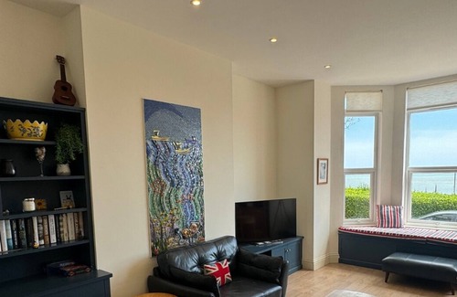 Broadstairs Apartment | Eva's Sea View 2 Bed 2 Bath Parking & NO GUEST FEES