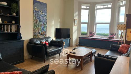 Broadstairs Apartment | Eva's Sea View 2 Bed 2 Bath Parking
