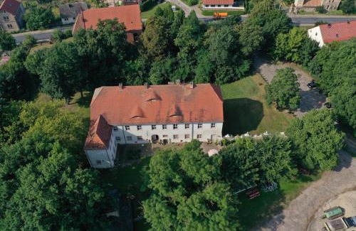 Neuenhagen House | Event- Kultur & B&B Kunst Schloss Neuenhagen Übernachten im Denkmal