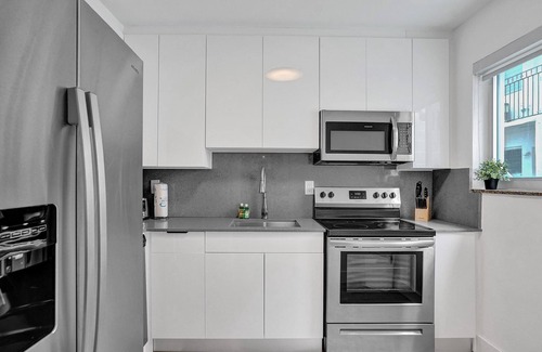 West Avenue Apartment | Everest Suite 2BD/2 BA Miami Beach Lincoln Villa Free Parking