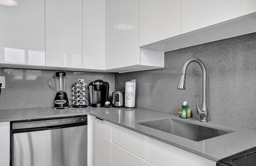 West Avenue Apartment | Everest Suite 2BD/2 BA Miami Beach Lincoln Villa Free Parking