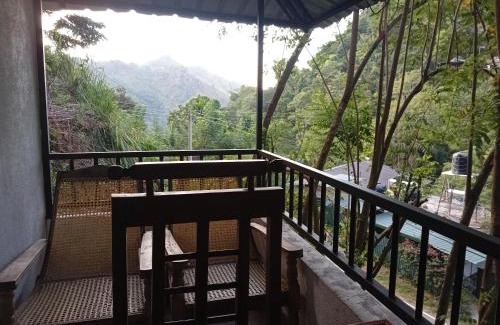 Ella Cabin | Evergreen Cottage