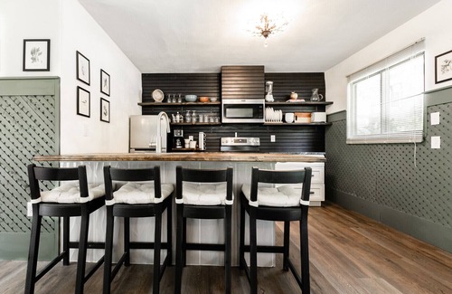 Shiloh Cottage | Everwood Cottage ^ Trees, Birds, and Quiet! Military Friendly