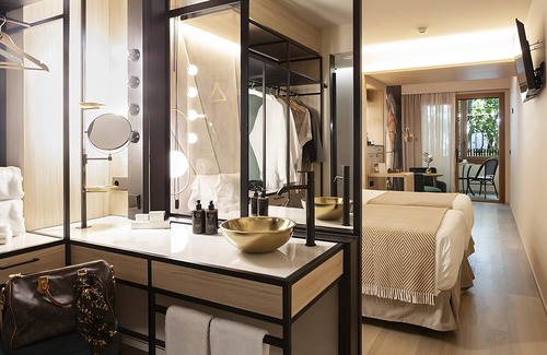 Sant Nicolau Hotel | Everything You Need For The Perfect Vacation! Spacious Room w/King/2 Twin Bed