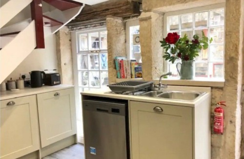 Todmorden Cottage | Ewood Cottage - Exquisite Country Cottage