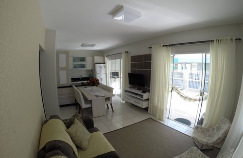 Centro House | Excellent 3 Bedroom House 300 Meters From Bombinhas Beach