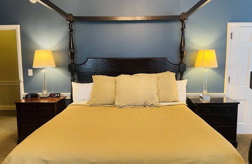 Clemmons Bed & Breakfast | Excelsior at the Manor House