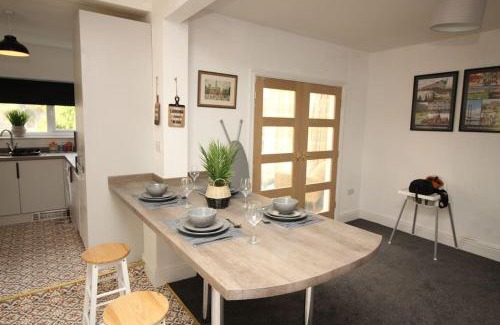Scunthorpe House | Exceptional 3 Bed, Great Location in Ashby Ideal for Travellers, Short Holiday Stays And Contractors