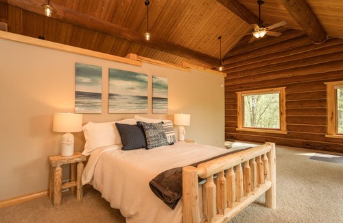 Alexandria Cabin | Exceptional Log Cabin centrally located between wonderful lakes, winery, & golf