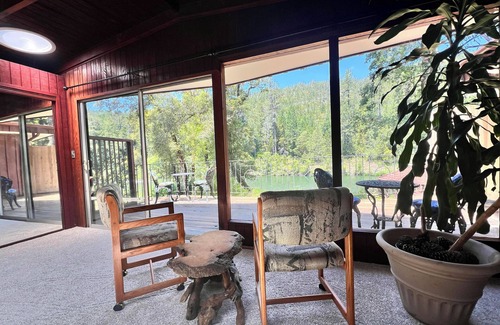 Gasquet Apartment | Exceptional ViewnnnnnnnnStudio apartment with beautiful, spectacular river view.