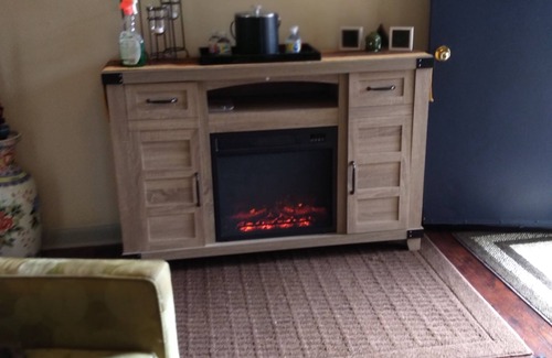 Pensacola House | Exceptionally Private fully Fenced Retro Navy Point Cottage-Fully Furnished