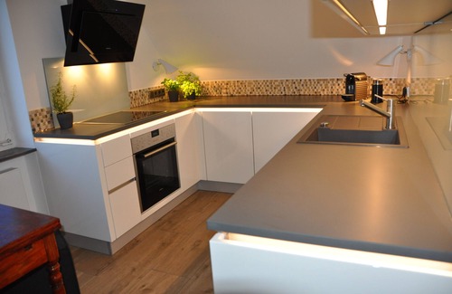 Wilschenbruch Apartment | Excl. Apartment in Lüneburg, large south-facing balcony with forest views, close to the old town
