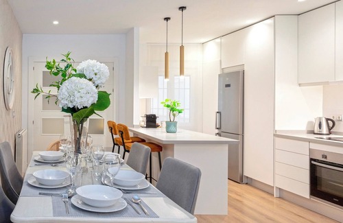 Figares Apartment | Exclusive apt 3rooms in Granada. Martinez Campos II