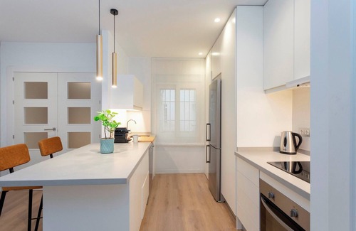 Figares Apartment | Exclusive apt 3rooms in Granada. Martinez Campos II