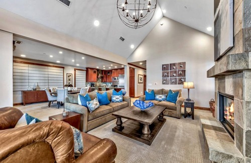 Sierra Shores Condo | Exclusive! Balconies w/lake views, 3 masters, 2 kings, Pool,AC+Sierra Shores