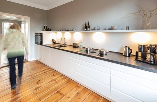 Platschow House | Exclusive forester's lodge in a secluded location with park