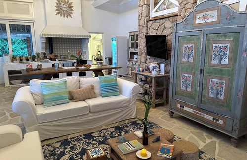 Paraty House | Exclusive house in Ilha with beach and sea view.