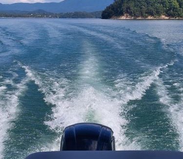 Dandridge House | Exclusive Lakefront Retreat on Douglas Lake