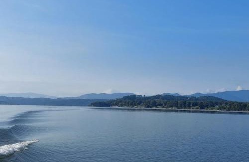 Dandridge House | Exclusive Lakefront Retreat on Douglas Lake