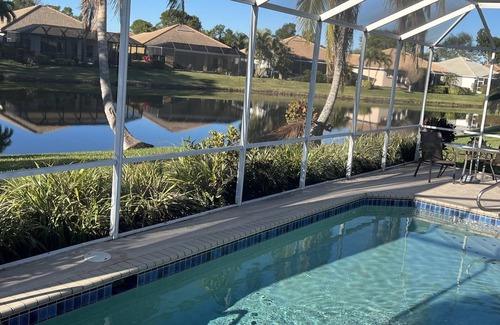 Falcons Glen House | Exclusive Lely Resort House -Private Pool -Sleeps 6