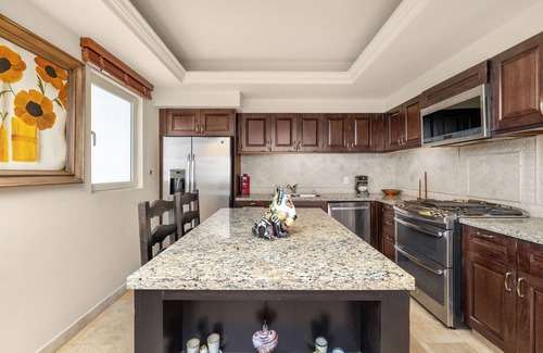 Paraiso Escondido Villa | Exclusive Renovated Montecristo 3 BR at Quivira