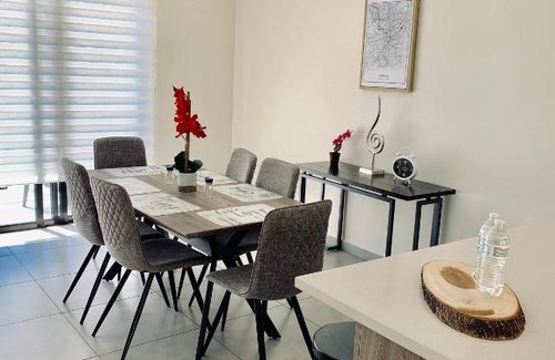 Nuevo Cuscatlan Villa | Exclusive Santa Elena House WIFI*HDTV*AC*Gated 24/7