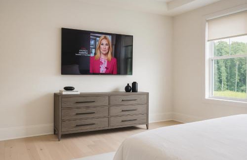 Alpharetta House | Executive 3BR Townhome Rooftop & Elevator Near Avalon