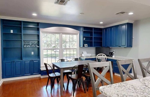 Dade City House | Executive 5-Bedroom Pool Home | Lakeview Estate | Dade City, FL