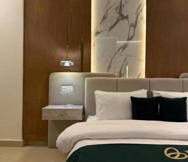 Blue Area Apartment | Executive Escape's 2-Bedroom Suite, Massage Chair, Mountain View, F-7