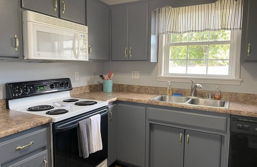 Highview House | Executive Housing for Work/Business, Families in Transition