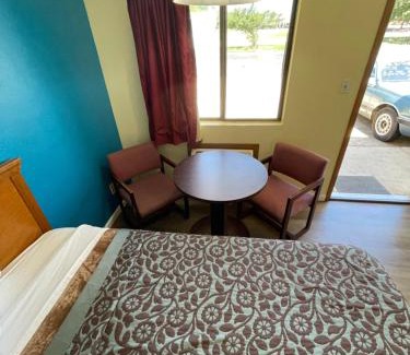 Mountain Home Hotel | Executive Inn