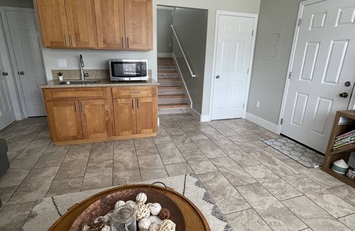 Hauula House | Exotic Oceanfront 5 bedroom 3 bathroom house w/AC