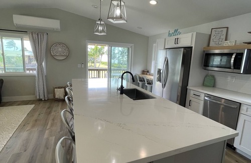 Hauula House | Exotic Oceanfront 5 bedroom 3 bathroom house w/AC