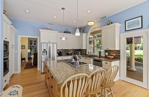 Vanderhorst Plantation House | Expansive 6Bd, Private Pool, Outdoor Living Space- 3 Night Min!