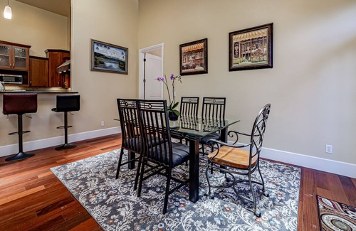 Humboldt Hill House | Expansive retreat with multiple decks, grill, air hockey, fast WiFi & media room