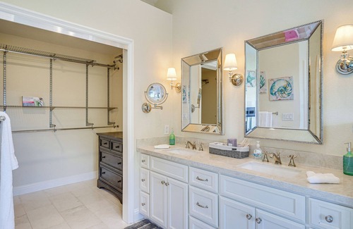 Tracy House | Expansive Tracy Home w/Patio & Fire Pit!