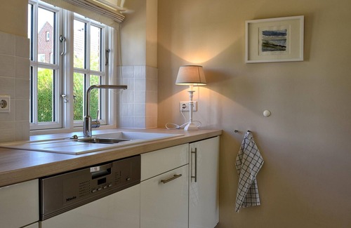 Midlum House | "Experience a relaxing vacation at Jettes Hus - your retreat in Midlum!"