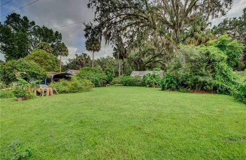 Glenwood House | EXPERIENCE AUTHENTIC OLD FLORIDA @ THIS CRACKER COTTAGE; WALK TO DE LEON SPRINGS