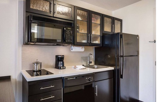 North Mountain Hotel | Experience Downtown Glendale in Comfort & Style! Fully-equipped kitchen!