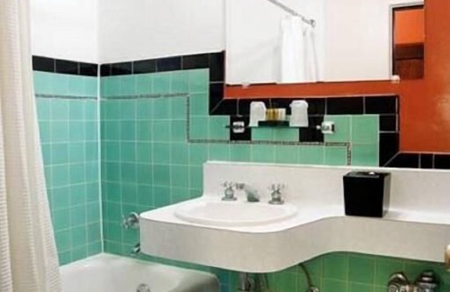 Downtown Las Vegas Hotel | Experience Las Vegas Like No Other! Awesome Unit Near at The Strip! Free Parking