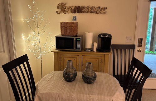 Tellico Village House | Experience Loudon charm near Tellico Lake in Tellico Village-private suite.