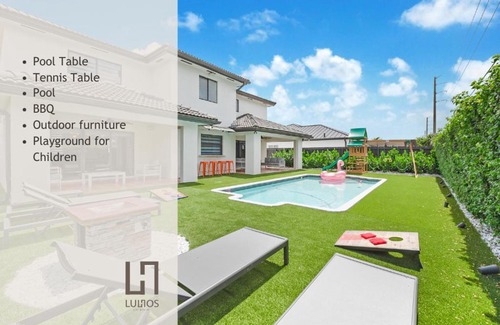 Richmond West House | Experience Miami's Bongo's House Private Pool and Game Room Luxury Rental L54