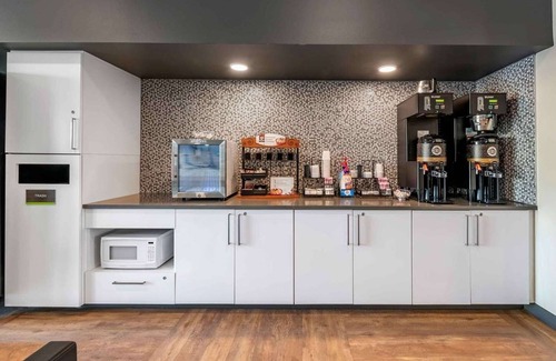 Trailer Estates Hotel | Experience Modern Comfort Near Sarasota's Attractions