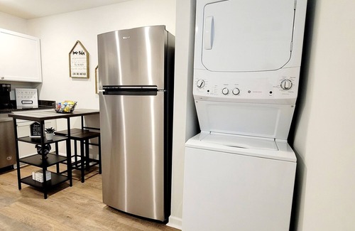 Hanahan Apartment | Experience the Difference Best Cozy Studio in Town! Parking/Washer/Dryer onsite.