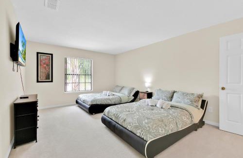 Legacy Park House | Experience the ultimate getaway at our 4-bedroom