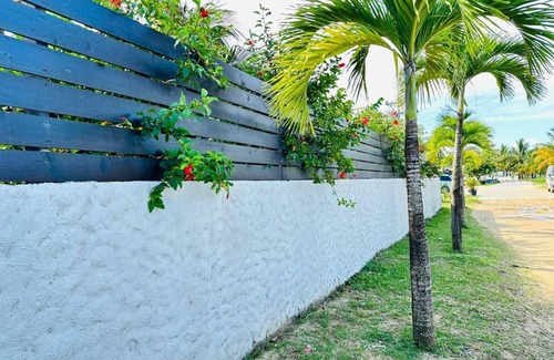 Antoneys Cay House | Experience true island living. Spacious, beachfront, convenient location, homey.