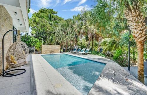 Northeast Miami Villa | Experience Warmth & Comfort in our Stylish Balinese Waterfront Home