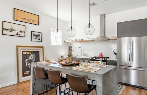 Circle Area House | Explore Long Beach on Included Bikes - Modern 2 Bd Home