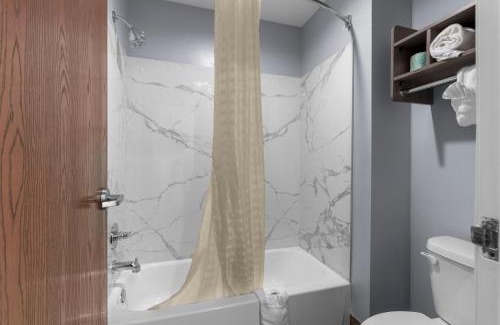 Bridge City Hotel | Express Inn & Suites Westwego