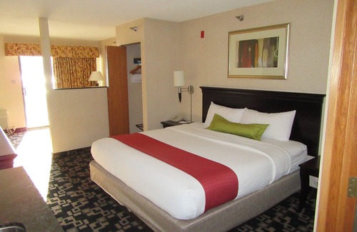 Winona Hotel | Express Suites Riverport Inn & Suites